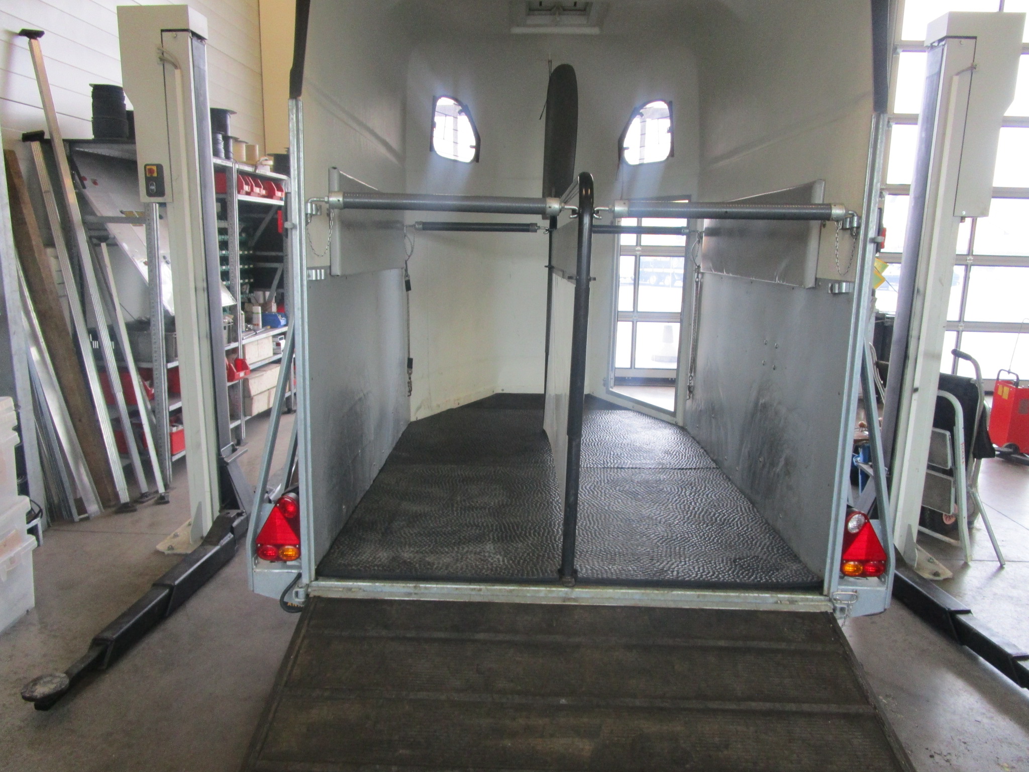 Gummiboden/Verschleißmatte 17mm CH 2 Matten | HUMER